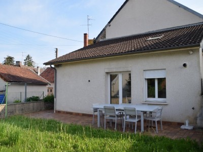 Maison de ville rnove A VENDRE - ARNAY LE DUC quartier calme - 123 m2 - 159000 €