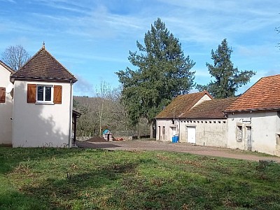 Belle rnovation et grandes dpendances A VENDRE - ARNAY LE DUC - 142 m2 - 259000 €