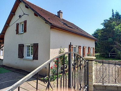 Belle rnovation et grandes dpendances A VENDRE - ARNAY LE DUC - 142 m2 - 259000 €