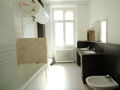 MAISON A VENDRE - AUTUN - 332 m2 - 231000 €