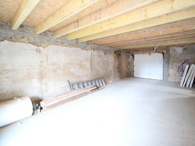 MAISON EN PIERRES  A TERMINER DE RENOVER A VENDRE - BRANDON - 285 m2 - 149900 €