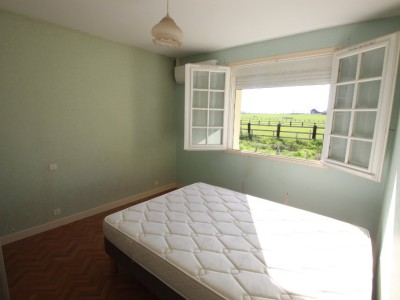 Maison de plain pied avec garage et terrain. A VENDRE - BRUAILLES - 63 m2 - 149900 €