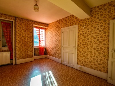 MAISON A VENDRE - BUXY - 170 m2 - 85000 €