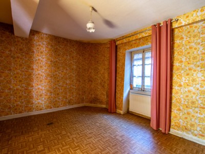 MAISON A VENDRE - BUXY - 170 m2 - 85000 €