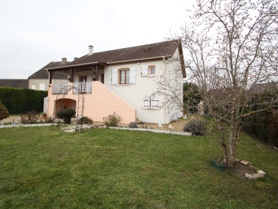 MAISON SUR SOUS SOL A VENDRE - CHAMPFORGEUIL - 145 m2 - 235000 €
