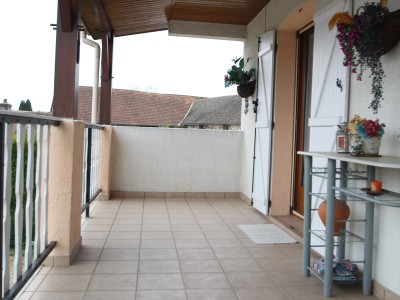 MAISON SUR SOUS SOL A VENDRE - CHAMPFORGEUIL - 145 m2 - 235000 €