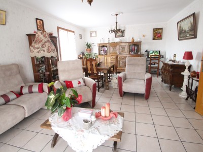 MAISON SUR SOUS SOL A VENDRE - CHAMPFORGEUIL - 145 m2 - 235000 €
