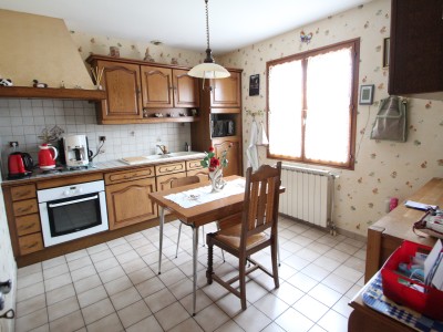 MAISON SUR SOUS SOL A VENDRE - CHAMPFORGEUIL - 145 m2 - 235000 €