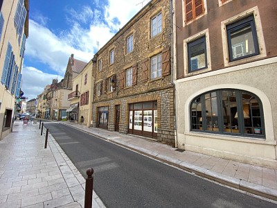 MAISON - CHAROLLES - 169,45 m2 - 102000 €