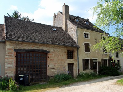 MAISON A VENDRE - CHATENOY LE ROYAL - 263 m2 - 259000 €