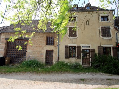 MAISON A VENDRE - CHATENOY LE ROYAL - 263 m2 - 259000 €