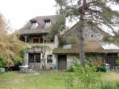 MAISON A VENDRE - CHATENOY LE ROYAL - 263 m2 - 259000 €