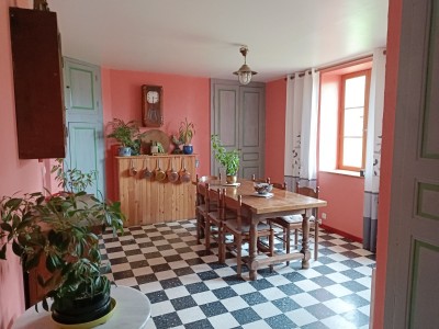 MAISON A VENDRE - ESBARRES - 141,85 m2 - 264000 €