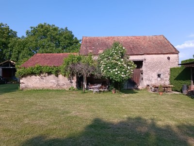 MAISON A VENDRE - ESBARRES - 141,85 m2 - 264000 €