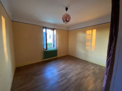 Maison d habitation sur sous sol + grenier A VENDRE - ST JEAN DE LOSNE - 80 m2 - 164000 €