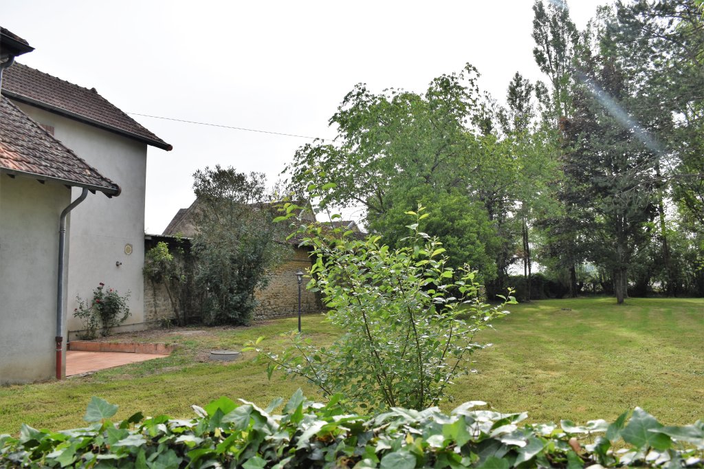 ENSEMBLE IMMOBILIER - HAUTEFOND - 373.78 m2 - 213�000�&euro;