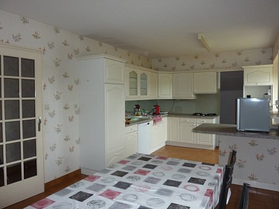 MAISON A VENDRE - MONTCEAU LES MINES - 286,34 m2 - 225000 €