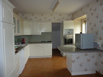 MAISON A VENDRE - MONTCEAU LES MINES - 286,34 m2 - 225000 €
