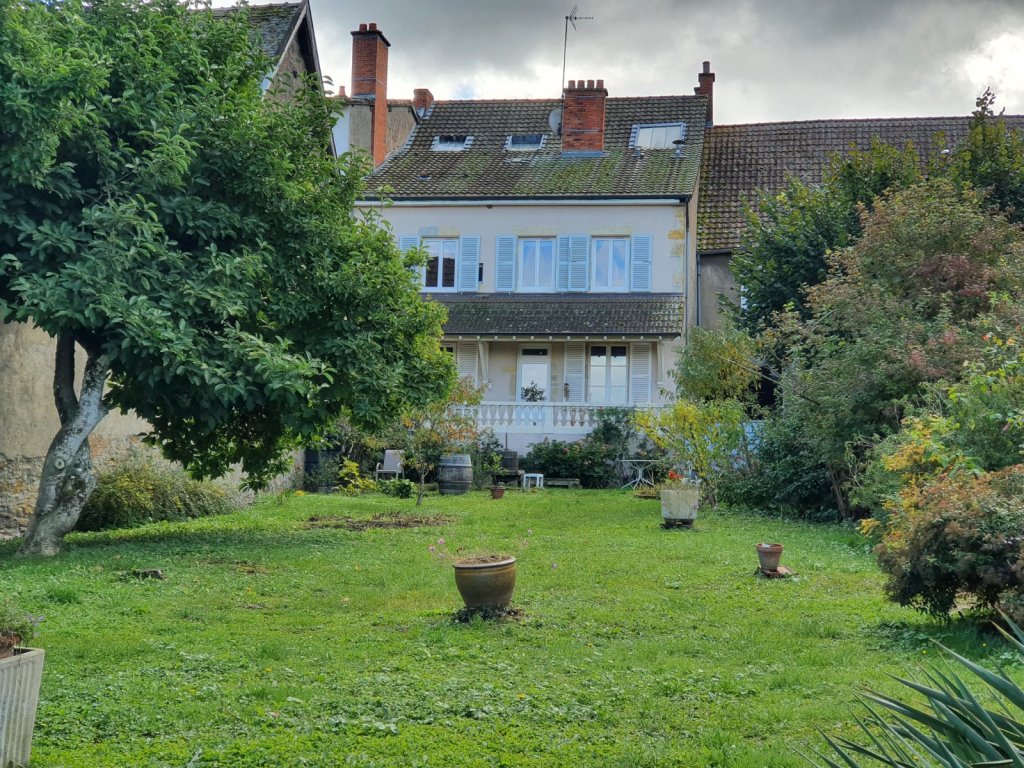 MAISON DE VILLE - LA CLAYETTE - 218.12 m2 - 322 000 &euro;