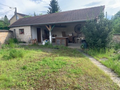 MAISON EN PIERRES AVEC JARDIN A VENDRE - LAIVES - 113 m2 - 192600 €