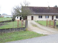 Maison de plain pied avec garage et terrain. - LE FAY - 82 m2 - VENDU