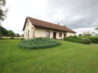 Maison de plain pied avec garage et terrain. - LE FAY - 90 m2 - VENDU