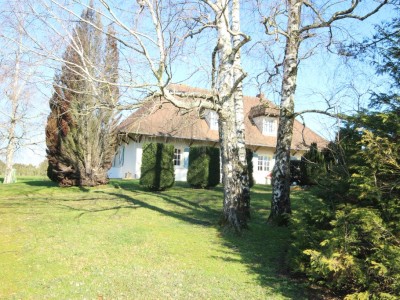 Maison, atelier, logement et terrain. A VENDRE - LOUHANS - 195 m2 - 284 800 €