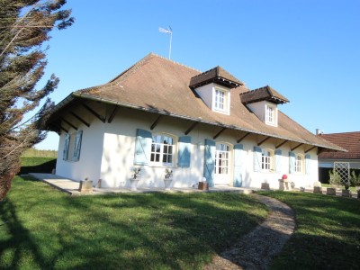 Maison, atelier, logement et terrain. A VENDRE - LOUHANS - 195 m2 - 284 800 €