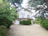 Maison de ville à étages avec terrain, - LOUHANS - 275 m2 - VENDU