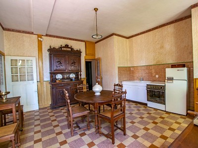 MAISON A VENDRE - MARCILLY LES BUXY - 265 m2 - 120000 €