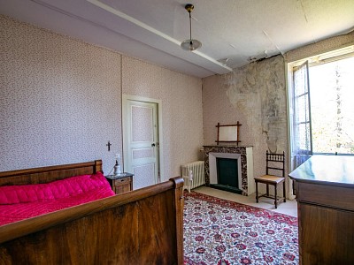 MAISON A VENDRE - MARCILLY LES BUXY - 265 m2 - 120000 €