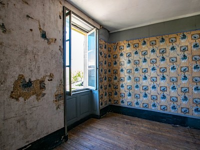 MAISON A VENDRE - MARCILLY LES BUXY - 265 m2 - 120000 €