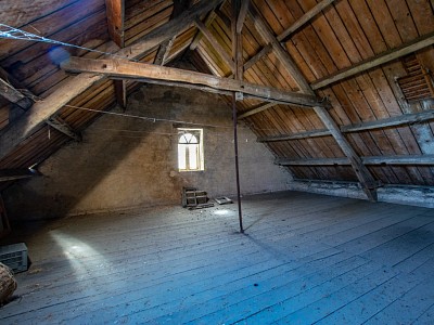 MAISON A VENDRE - MARCILLY LES BUXY - 265 m2 - 120000 €