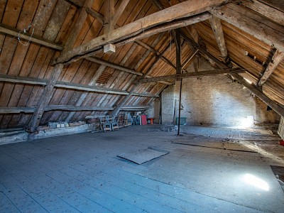MAISON A VENDRE - MARCILLY LES BUXY - 265 m2 - 120000 €