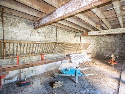 MAISON A VENDRE - MARCILLY LES BUXY - 265 m2 - 120000 €