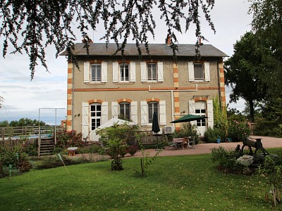 PROPRIT A VENDRE - MONTCOMBROUX LES MINES - 163,42 m2 - 306000 €