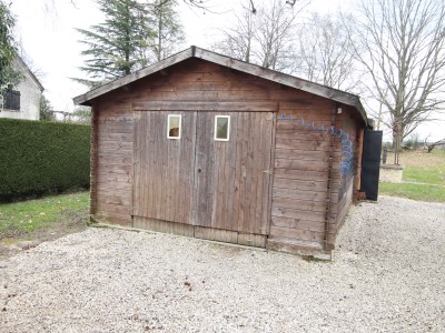 Maison avec garages et dpendances. - MONTRET - 92 m2 - VENDU