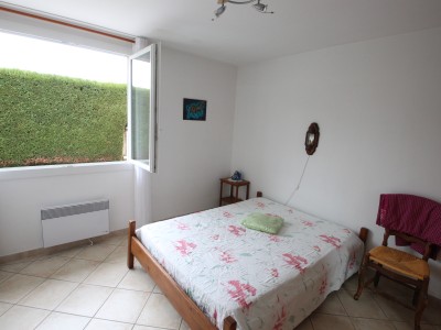 Maison avec garages et dpendances. - MONTRET - 92 m2 - VENDU