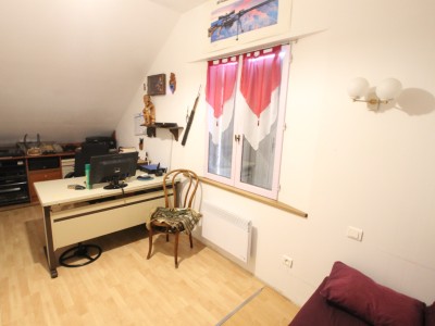 Maison avec garages et dpendances. - MONTRET - 92 m2 - VENDU