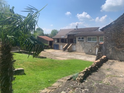 MAISON EN PIERRES AVEC DPENDANCES A VENDRE - NANTON - 118 m2 - 203000 €