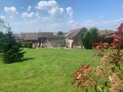 MAISON EN PIERRES AVEC DPENDANCES A VENDRE - NANTON - 118 m2 - 203000 €