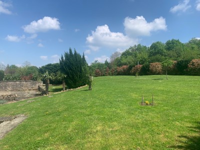 MAISON EN PIERRES AVEC DPENDANCES A VENDRE - NANTON - 118 m2 - 203000 €