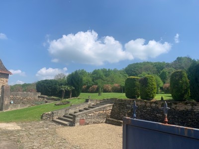 MAISON EN PIERRES AVEC DPENDANCES A VENDRE - NANTON - 118 m2 - 203000 €