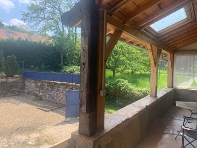 MAISON EN PIERRES AVEC DPENDANCES A VENDRE - NANTON - 118 m2 - 203000 €
