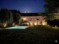Maison en pierres rénovée, dépendances et jardin A VENDRE - NANTON - 245 m2 - 432 000 €
