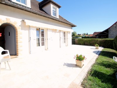 MAISON SUR SOUS SOL COMPLET A VENDRE - OUROUX SUR SAONE - 143 m2 - 270000 €