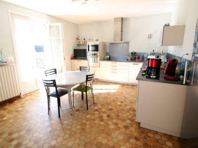 MAISON SUR SOUS SOL COMPLET A VENDRE - OUROUX SUR SAONE - 143 m2 - 270000 €