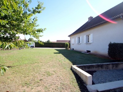 MAISON SUR SOUS SOL COMPLET A VENDRE - OUROUX SUR SAONE - 143 m2 - 270000 €
