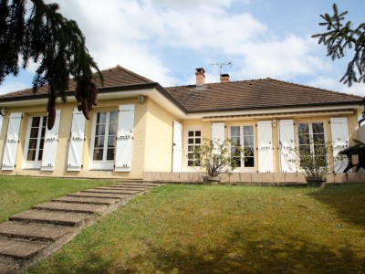 MAISON SUR SOUS SOL COMPLET A VENDRE - SASSENAY - 89 m2 - 245000 €