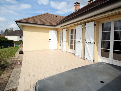 MAISON SUR SOUS SOL COMPLET A VENDRE - SASSENAY - 89 m2 - 245000 €